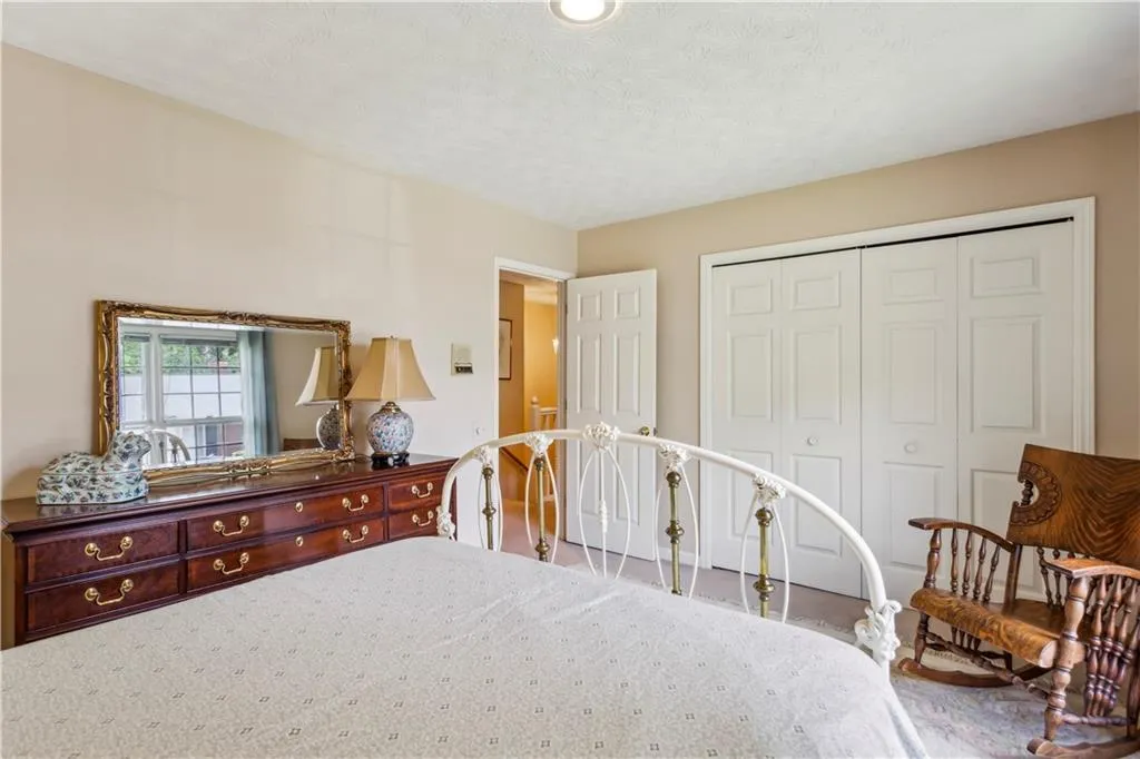 1004 Dunwoody Chace, Atlanta, Georgia 30328, 3 Bedrooms Bedrooms, ,3 BathroomsBathrooms,Residential,Sold,1004 Dunwoody Chace,7400208