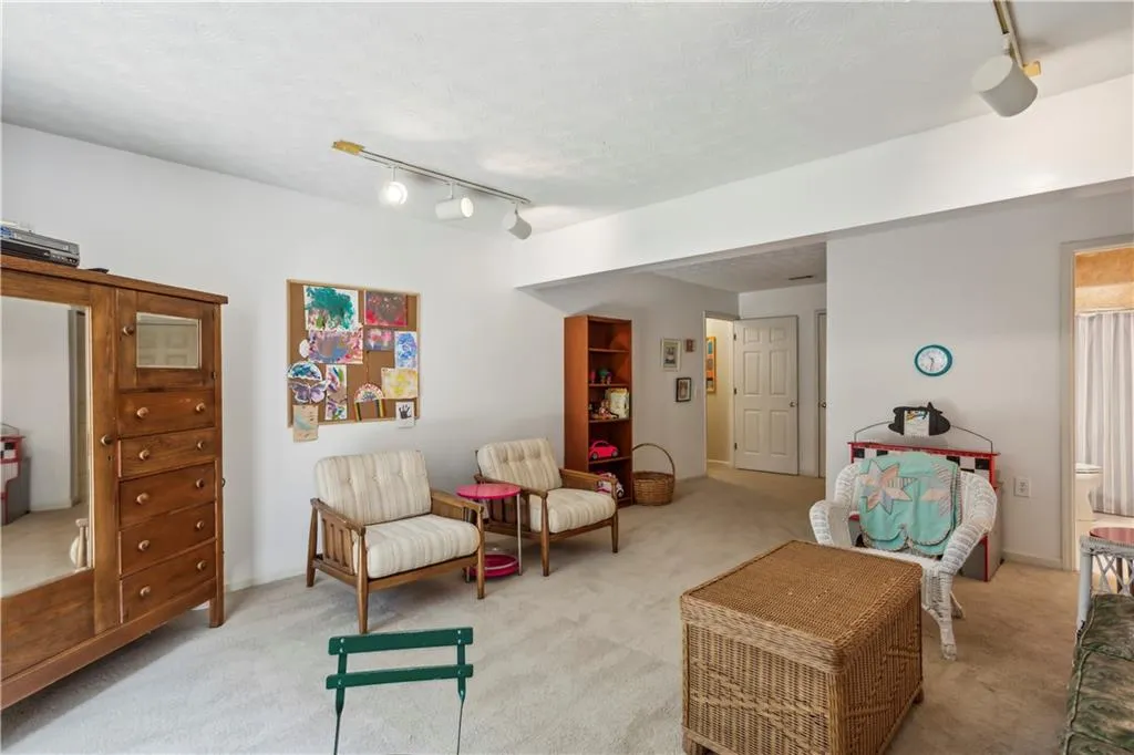 1004 Dunwoody Chace, Atlanta, Georgia 30328, 3 Bedrooms Bedrooms, ,3 BathroomsBathrooms,Residential,Sold,1004 Dunwoody Chace,7400208