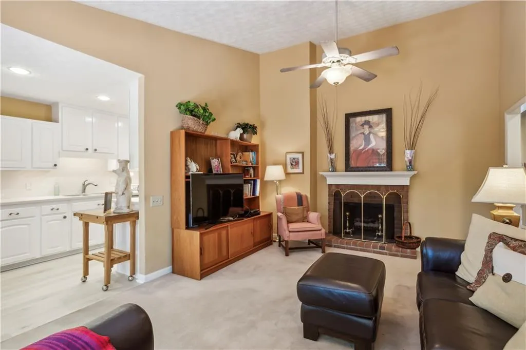 1004 Dunwoody Chace, Atlanta, Georgia 30328, 3 Bedrooms Bedrooms, ,3 BathroomsBathrooms,Residential,Sold,1004 Dunwoody Chace,7400208