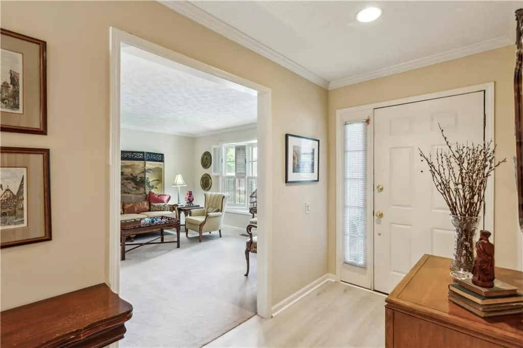 1004 Dunwoody Chace, Atlanta, Georgia 30328, 3 Bedrooms Bedrooms, ,3 BathroomsBathrooms,Residential,Sold,1004 Dunwoody Chace,7400208