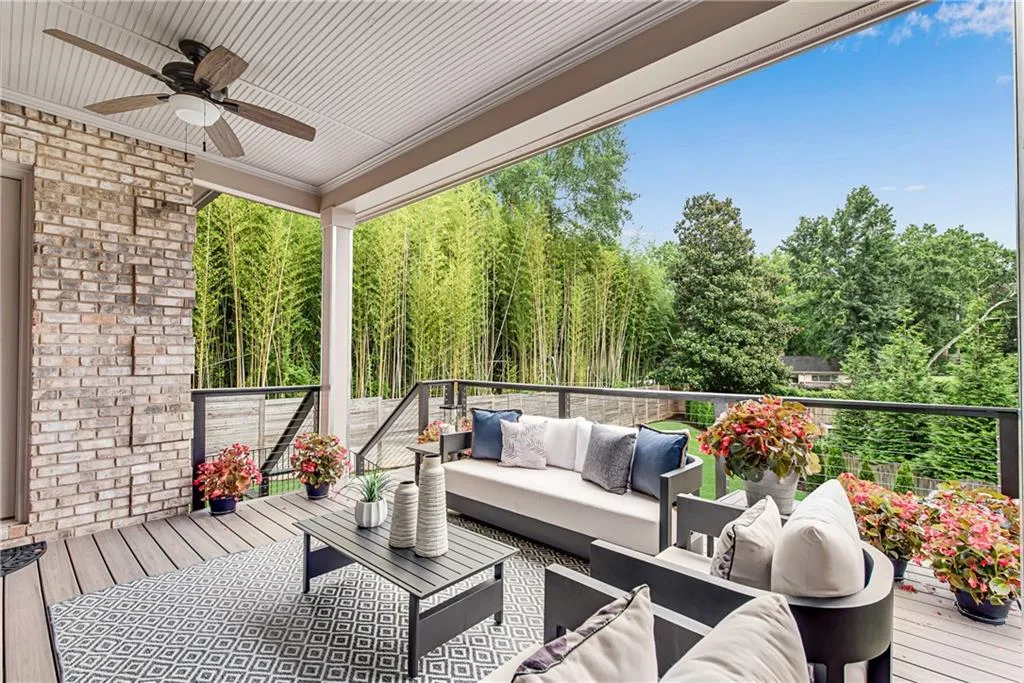 671 Windsor Parkway, Sandy Springs, Georgia 30342, 7 Bedrooms Bedrooms, ,5 BathroomsBathrooms,Residential,Sold,671 Windsor Parkway,7080784