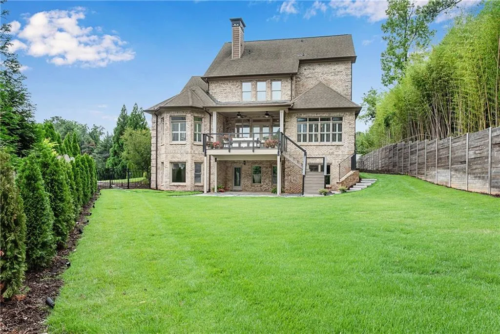 671 Windsor Parkway, Sandy Springs, Georgia 30342, 7 Bedrooms Bedrooms, ,5 BathroomsBathrooms,Residential,Sold,671 Windsor Parkway,7080784
