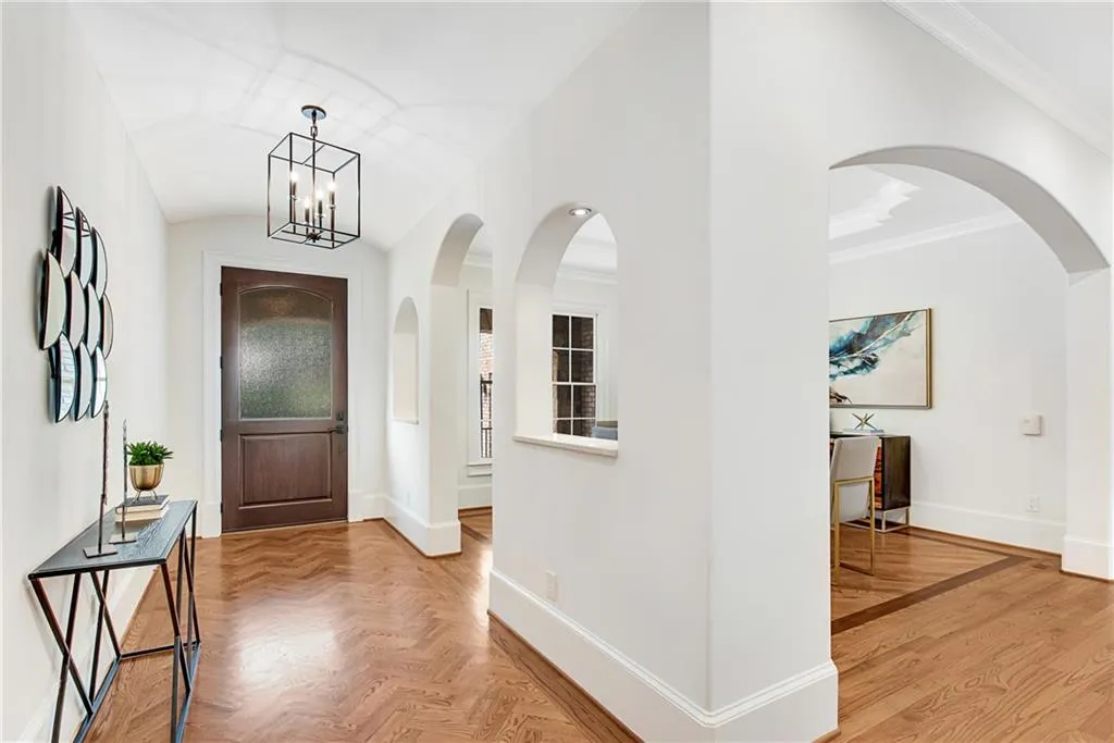 671 Windsor Parkway, Sandy Springs, Georgia 30342, 7 Bedrooms Bedrooms, ,5 BathroomsBathrooms,Residential,Sold,671 Windsor Parkway,7080784