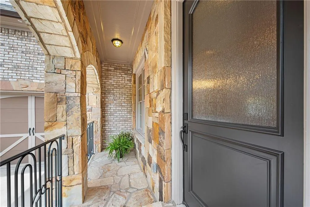 671 Windsor Parkway, Sandy Springs, Georgia 30342, 7 Bedrooms Bedrooms, ,5 BathroomsBathrooms,Residential,Sold,671 Windsor Parkway,7080784