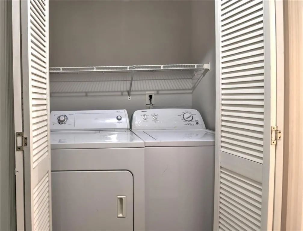 408 Granville Court, Sandy Springs, Georgia 30328, 1 Bedroom Bedrooms, ,1 BathroomBathrooms,Residential,Sold,408 Granville Court,7231862