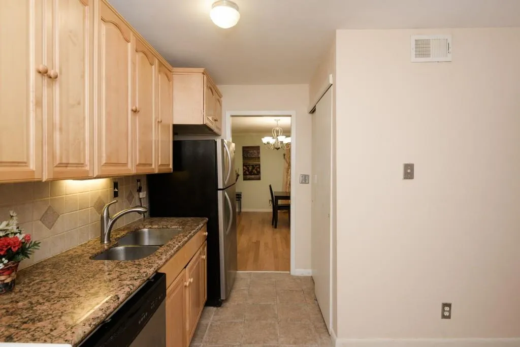 145 Northwood Drive Unit P-12, Atlanta, Georgia 30342, 3 Bedrooms Bedrooms, ,2 BathroomsBathrooms,Residential,Sold,145 Northwood Drive Unit P-12,5767231