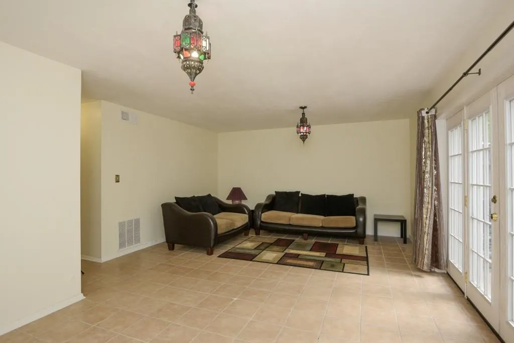 145 Northwood Drive Unit P-12, Atlanta, Georgia 30342, 3 Bedrooms Bedrooms, ,2 BathroomsBathrooms,Residential,Sold,145 Northwood Drive Unit P-12,5767231