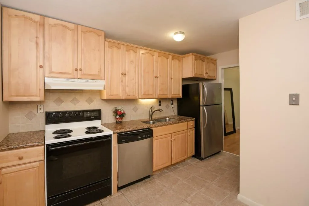 145 Northwood Drive Unit P-12, Atlanta, Georgia 30342, 3 Bedrooms Bedrooms, ,2 BathroomsBathrooms,Residential,Sold,145 Northwood Drive Unit P-12,5767231