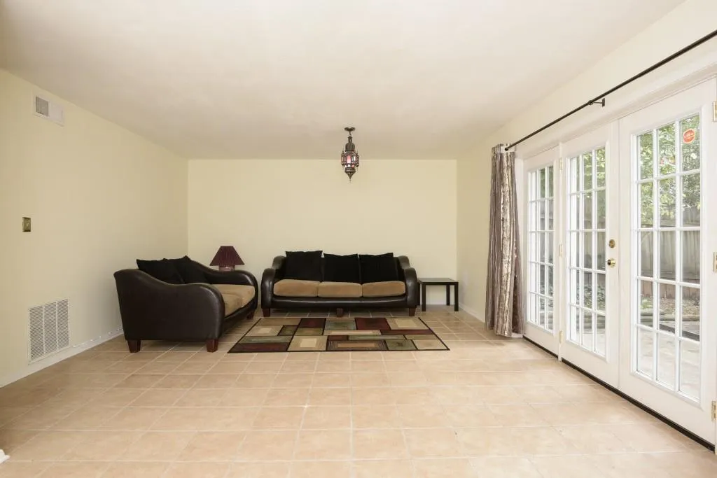 145 Northwood Drive Unit P-12, Atlanta, Georgia 30342, 3 Bedrooms Bedrooms, ,2 BathroomsBathrooms,Residential,Sold,145 Northwood Drive Unit P-12,5767231