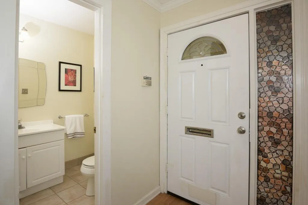 145 Northwood Drive Unit P-12, Atlanta, Georgia 30342, 3 Bedrooms Bedrooms, ,2 BathroomsBathrooms,Residential,Sold,145 Northwood Drive Unit P-12,5767231