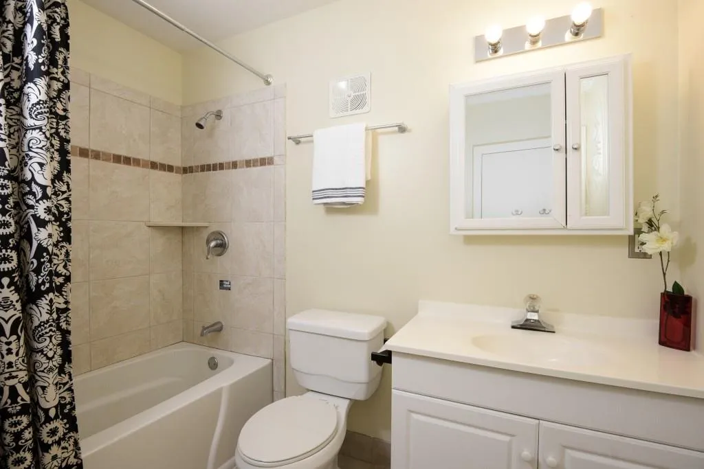 145 Northwood Drive Unit P-12, Atlanta, Georgia 30342, 3 Bedrooms Bedrooms, ,2 BathroomsBathrooms,Residential,Sold,145 Northwood Drive Unit P-12,5767231