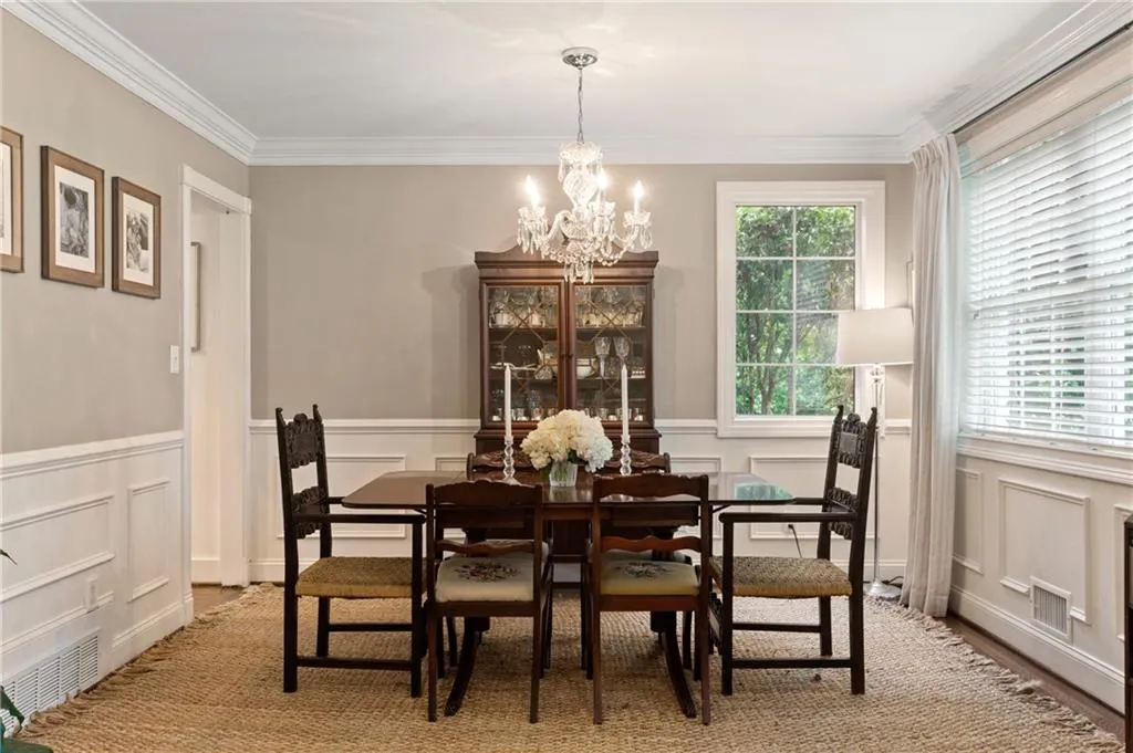 465 Pine Forest Road, Sandy Springs, Georgia 30342, 3 Bedrooms Bedrooms, ,2 BathroomsBathrooms,Residential,Sold,465 Pine Forest Road,6947146