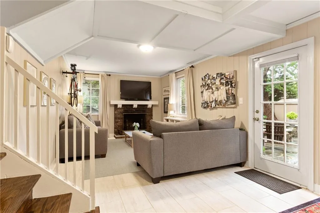 465 Pine Forest Road, Sandy Springs, Georgia 30342, 3 Bedrooms Bedrooms, ,2 BathroomsBathrooms,Residential,Sold,465 Pine Forest Road,6947146