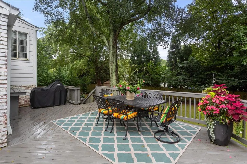 465 Pine Forest Road, Sandy Springs, Georgia 30342, 3 Bedrooms Bedrooms, ,2 BathroomsBathrooms,Residential,Sold,465 Pine Forest Road,6947146