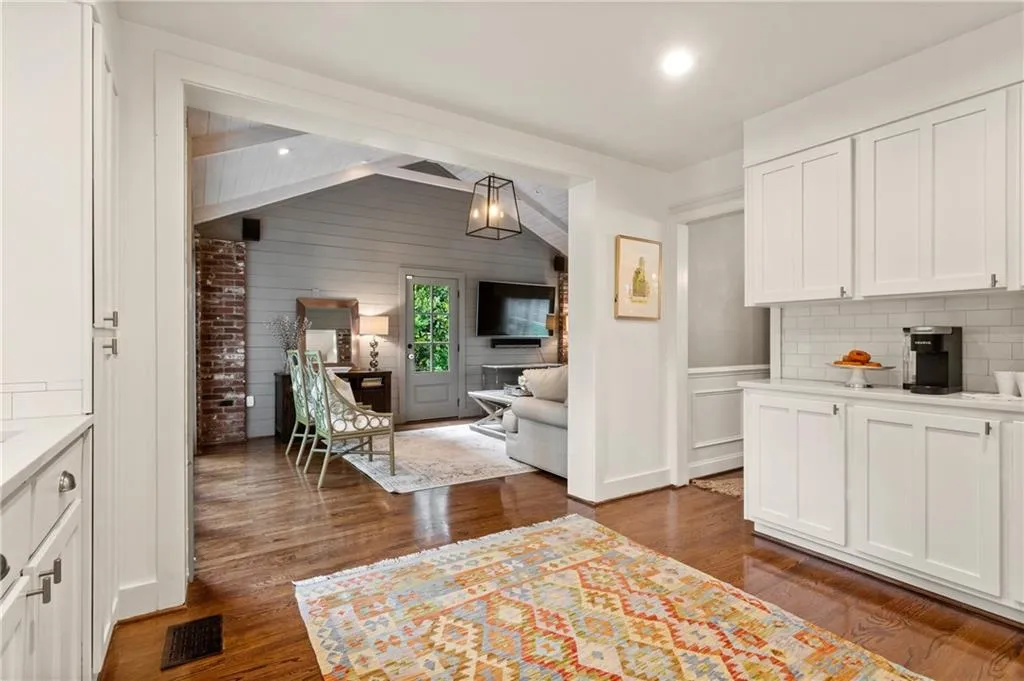 465 Pine Forest Road, Sandy Springs, Georgia 30342, 3 Bedrooms Bedrooms, ,2 BathroomsBathrooms,Residential,Sold,465 Pine Forest Road,6947146