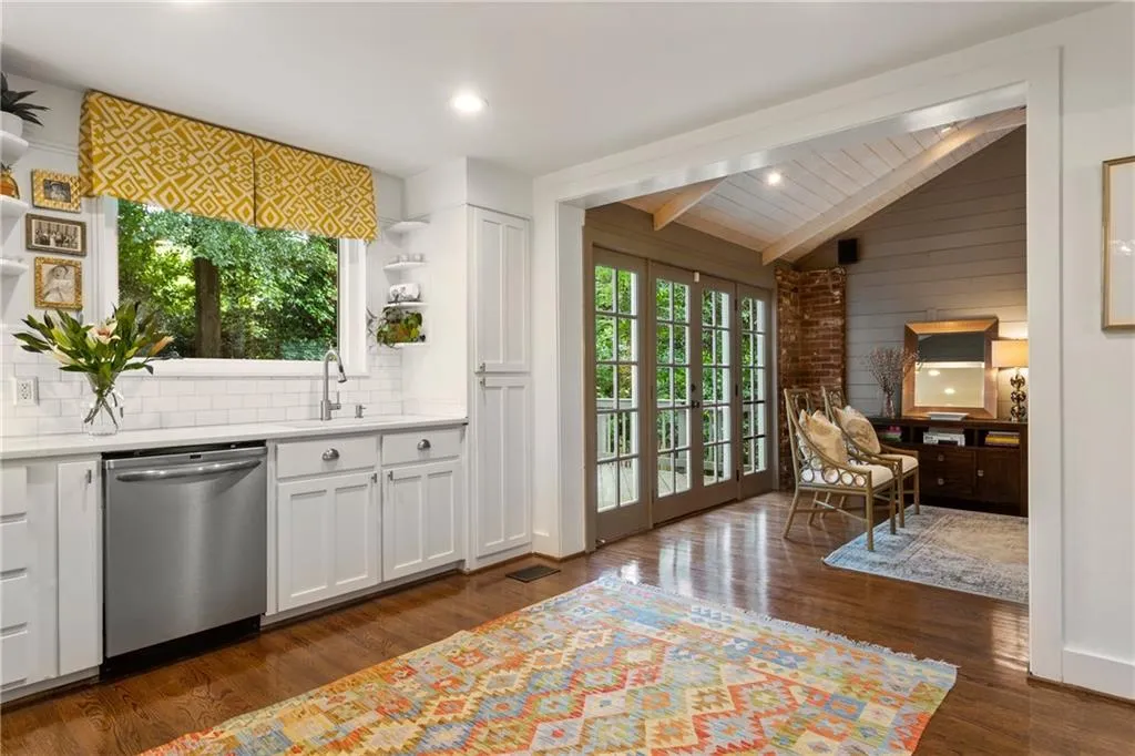 465 Pine Forest Road, Sandy Springs, Georgia 30342, 3 Bedrooms Bedrooms, ,2 BathroomsBathrooms,Residential,Sold,465 Pine Forest Road,6947146