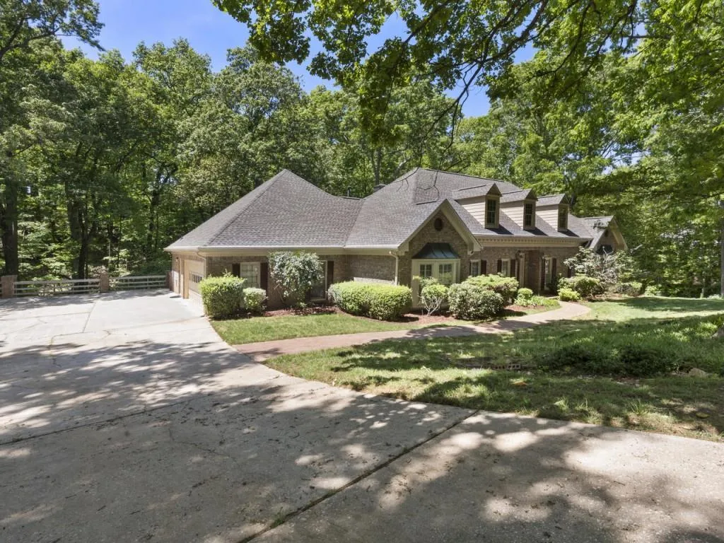 120 Classic Cove, Sandy Springs, Georgia 30350, 6 Bedrooms Bedrooms, ,4 BathroomsBathrooms,Residential,Sold,120 Classic Cove,6877039