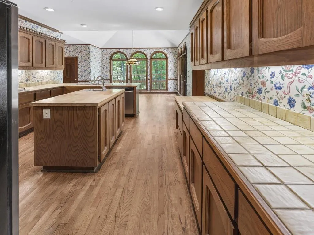 120 Classic Cove, Sandy Springs, Georgia 30350, 6 Bedrooms Bedrooms, ,4 BathroomsBathrooms,Residential,Sold,120 Classic Cove,6877039
