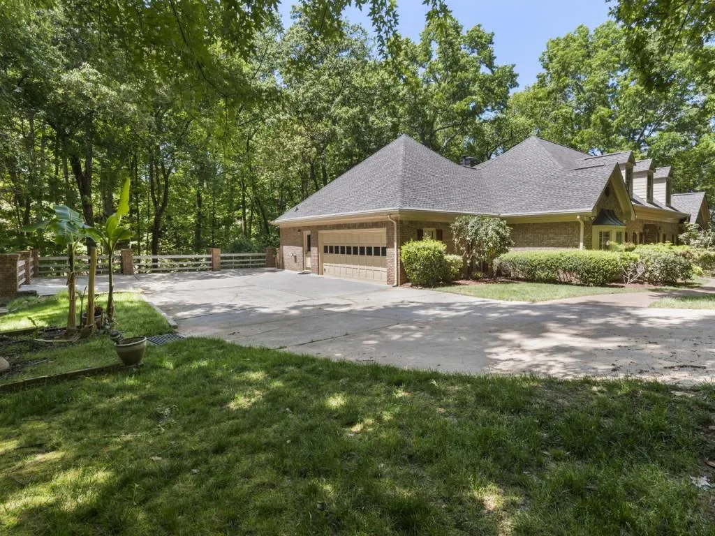120 Classic Cove, Sandy Springs, Georgia 30350, 6 Bedrooms Bedrooms, ,4 BathroomsBathrooms,Residential,Sold,120 Classic Cove,6877039