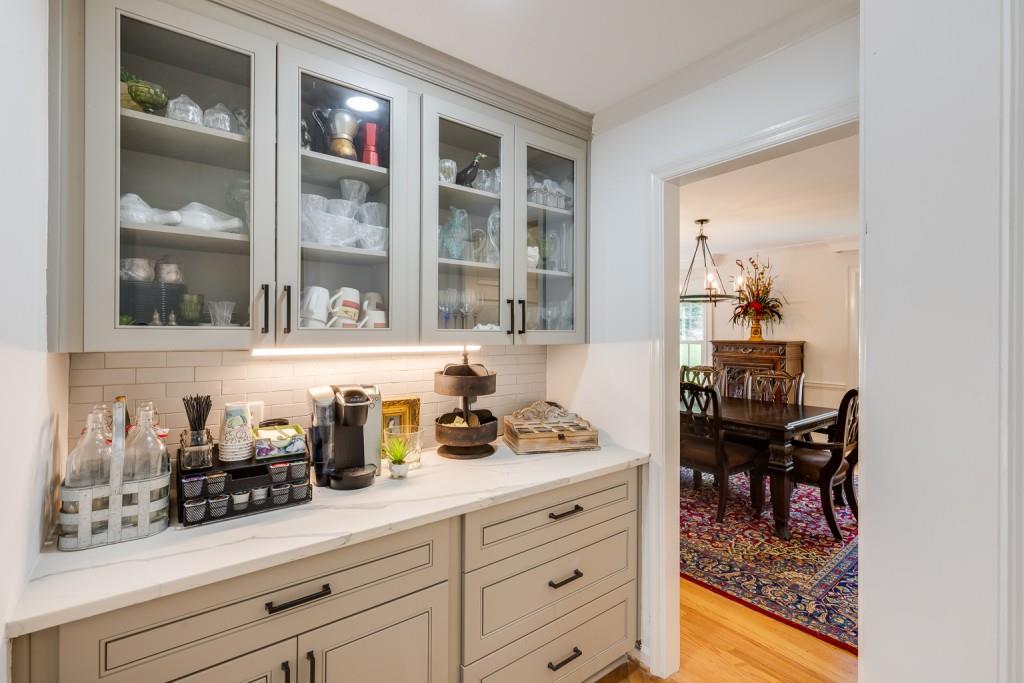 555 Valley Hall Drive, Sandy Springs, Georgia 30350, 6 Bedrooms Bedrooms, ,3 BathroomsBathrooms,Residential,Sold,555 Valley Hall Drive,7258328