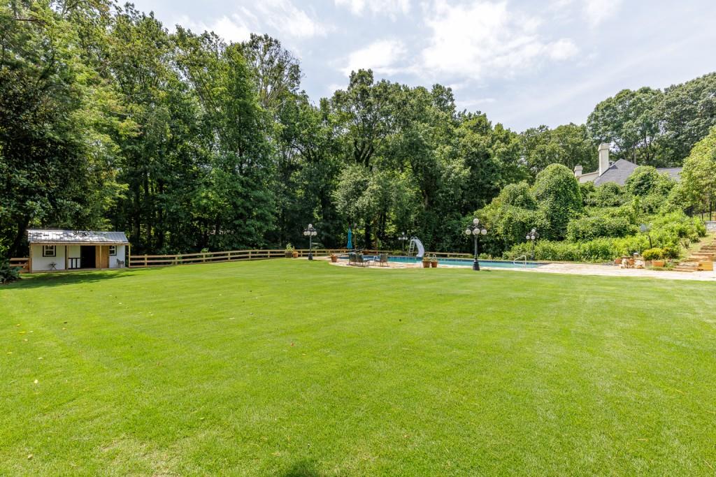 555 Valley Hall Drive, Sandy Springs, Georgia 30350, 6 Bedrooms Bedrooms, ,3 BathroomsBathrooms,Residential,Sold,555 Valley Hall Drive,7258328