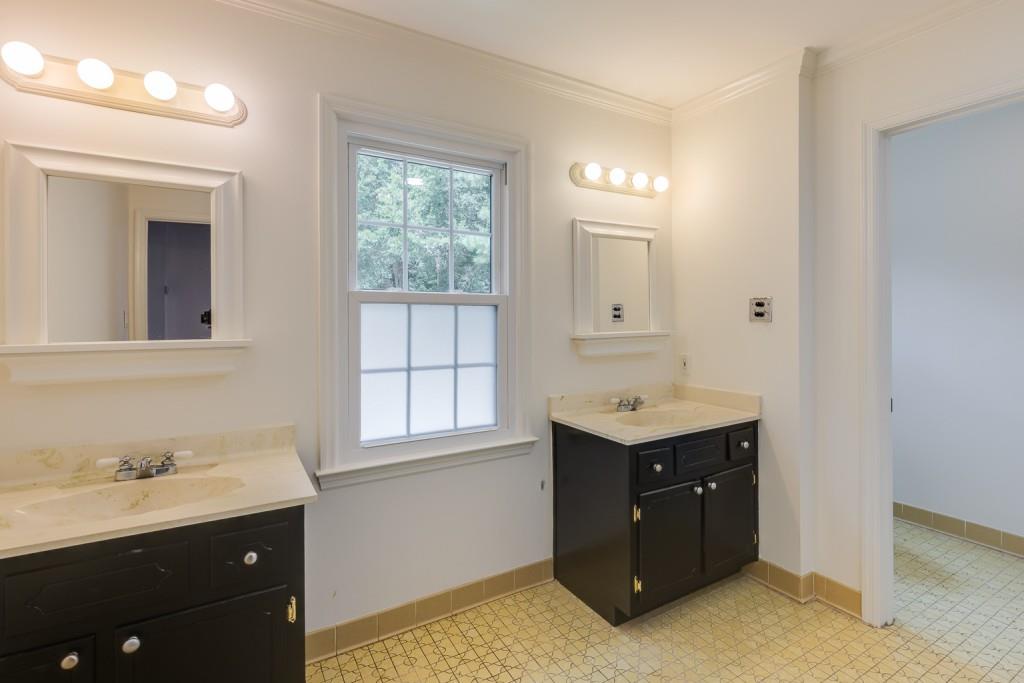 555 Valley Hall Drive, Sandy Springs, Georgia 30350, 6 Bedrooms Bedrooms, ,3 BathroomsBathrooms,Residential,Sold,555 Valley Hall Drive,7258328