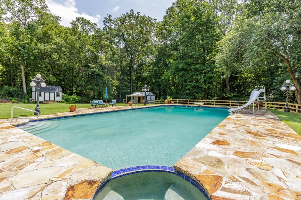 555 Valley Hall Drive, Sandy Springs, Georgia 30350, 6 Bedrooms Bedrooms, ,3 BathroomsBathrooms,Residential,Sold,555 Valley Hall Drive,7258328