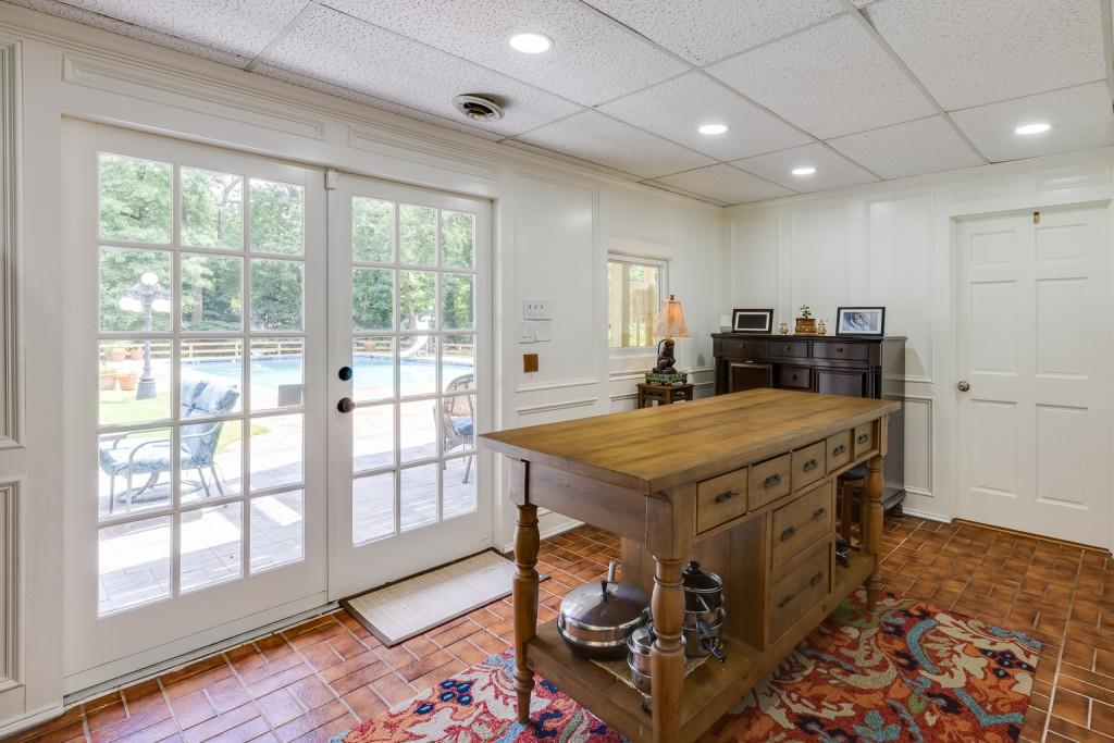 555 Valley Hall Drive, Sandy Springs, Georgia 30350, 6 Bedrooms Bedrooms, ,3 BathroomsBathrooms,Residential,Sold,555 Valley Hall Drive,7258328