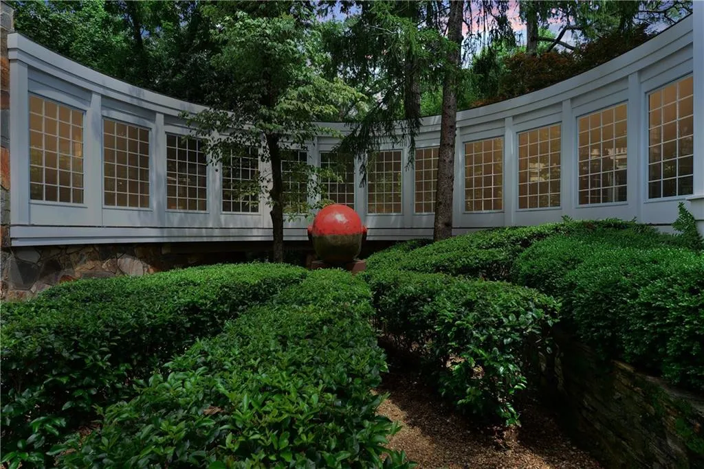 1295 Heards Ferry Road Nw, Sandy Springs, Georgia 30328, 6 Bedrooms Bedrooms, ,6 BathroomsBathrooms,Residential,Sold,1295 Heards Ferry Road Nw,5895583