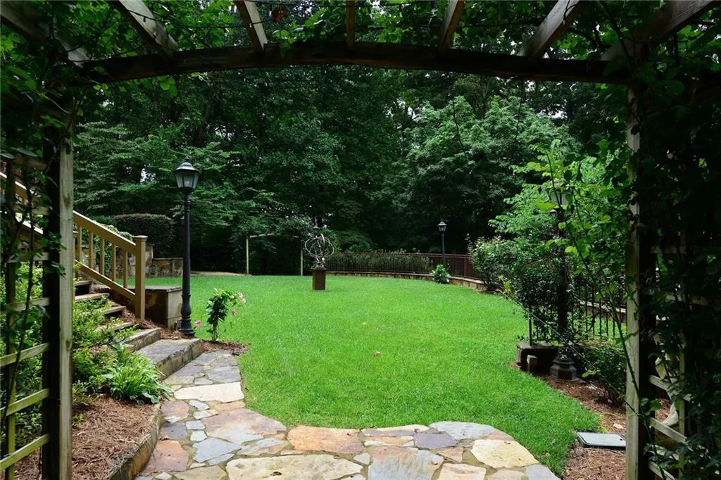 1295 Heards Ferry Road Nw, Sandy Springs, Georgia 30328, 6 Bedrooms Bedrooms, ,6 BathroomsBathrooms,Residential,Sold,1295 Heards Ferry Road Nw,5895583