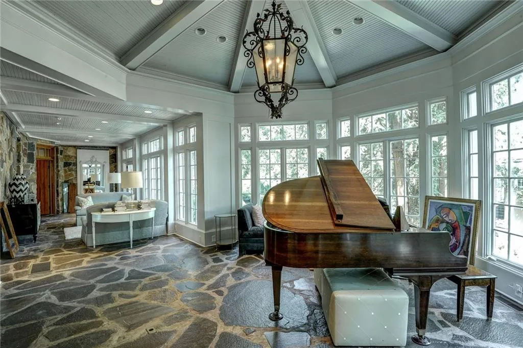 1295 Heards Ferry Road Nw, Sandy Springs, Georgia 30328, 6 Bedrooms Bedrooms, ,6 BathroomsBathrooms,Residential,Sold,1295 Heards Ferry Road Nw,5895583