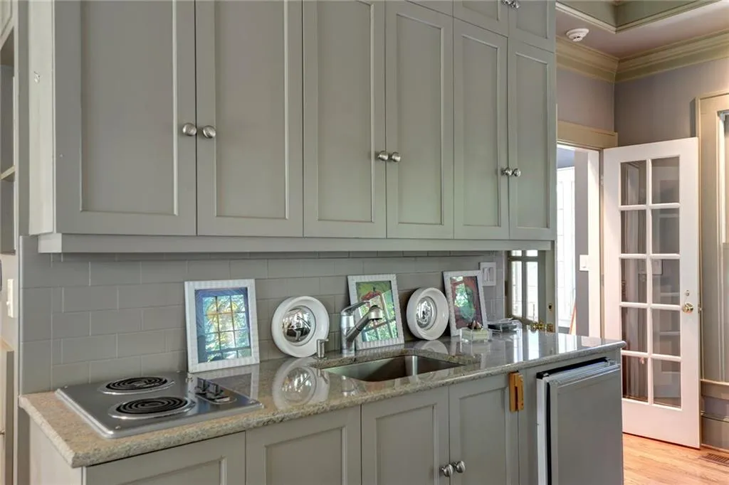 1295 Heards Ferry Road Nw, Sandy Springs, Georgia 30328, 6 Bedrooms Bedrooms, ,6 BathroomsBathrooms,Residential,Sold,1295 Heards Ferry Road Nw,5895583