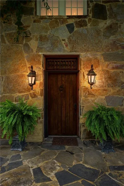 1295 Heards Ferry Road Nw, Sandy Springs, Georgia 30328, 6 Bedrooms Bedrooms, ,6 BathroomsBathrooms,Residential,Sold,1295 Heards Ferry Road Nw,5895583