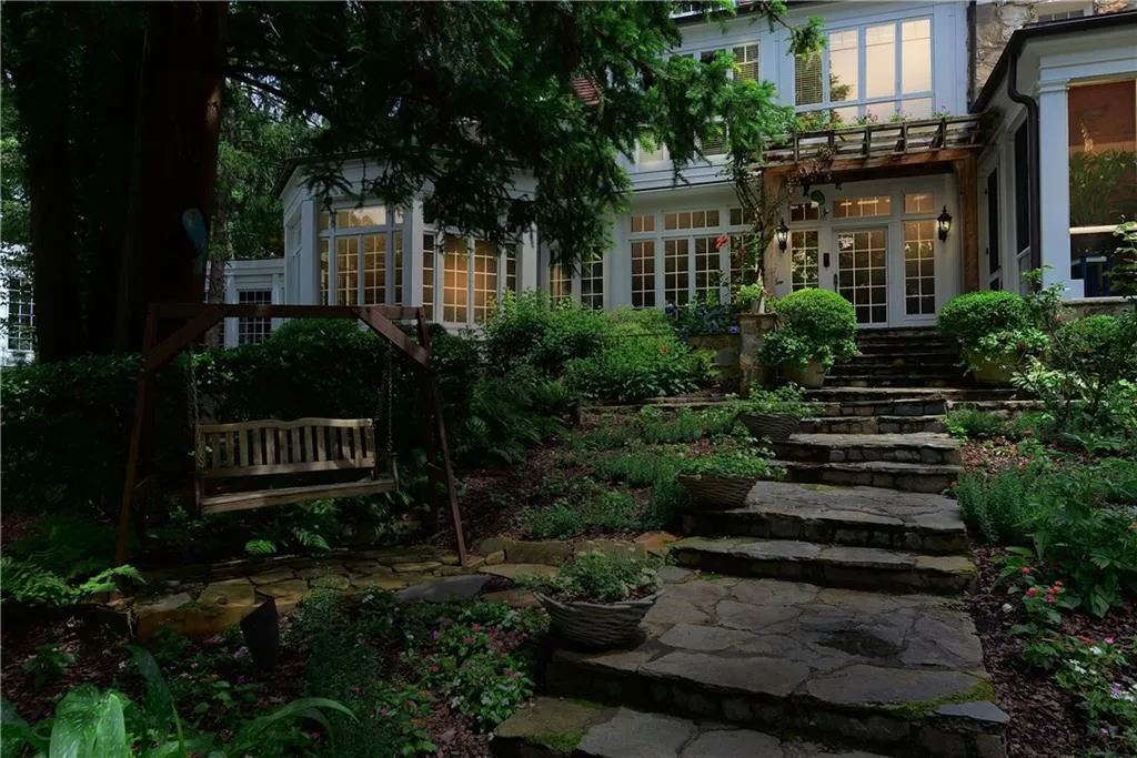 1295 Heards Ferry Road Nw, Sandy Springs, Georgia 30328, 6 Bedrooms Bedrooms, ,6 BathroomsBathrooms,Residential,Sold,1295 Heards Ferry Road Nw,5895583