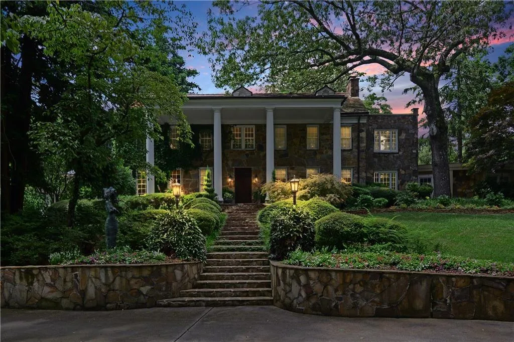 1295 Heards Ferry Road Nw, Sandy Springs, Georgia 30328, 6 Bedrooms Bedrooms, ,6 BathroomsBathrooms,Residential,Sold,1295 Heards Ferry Road Nw,5895583