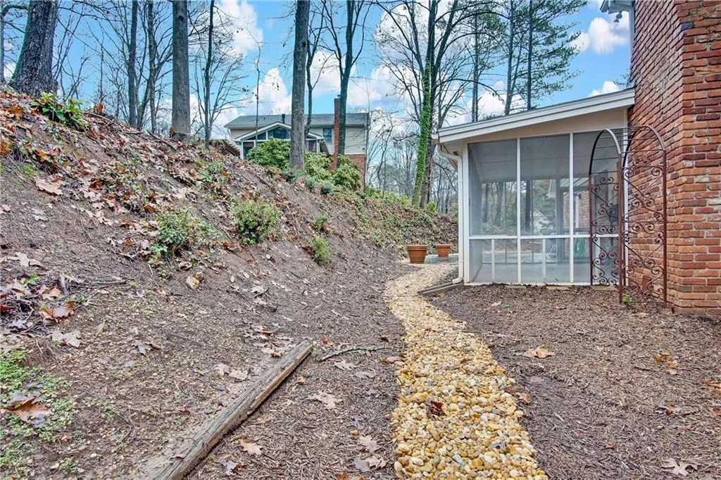 7160 Twin Branch Road, Atlanta, Georgia 30328, 4 Bedrooms Bedrooms, ,3 BathroomsBathrooms,Residential,Sold,7160 Twin Branch Road,6662374