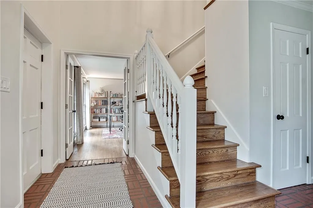 7160 Twin Branch Road, Atlanta, Georgia 30328, 4 Bedrooms Bedrooms, ,3 BathroomsBathrooms,Residential,Sold,7160 Twin Branch Road,6662374