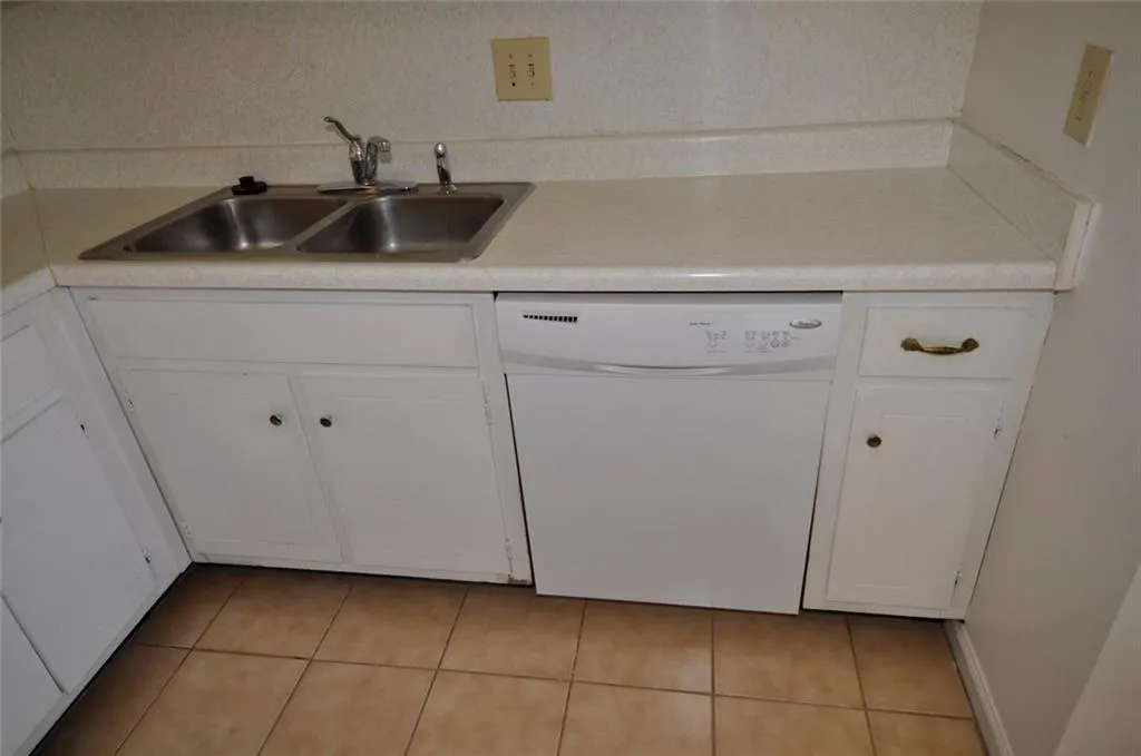 340 Winding River Drive Unit H, Sandy Springs, Georgia 30350, 3 Bedrooms Bedrooms, ,2 BathroomsBathrooms,Residential,Sold,340 Winding River Drive Unit H,6832562