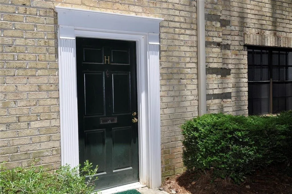 340 Winding River Drive Unit H, Sandy Springs, Georgia 30350, 3 Bedrooms Bedrooms, ,2 BathroomsBathrooms,Residential,Sold,340 Winding River Drive Unit H,6832562