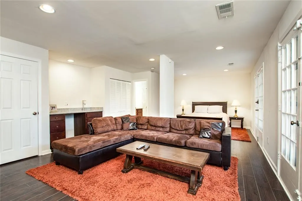 201 Brandywine Circle, Sandy Springs, Georgia 30350, 4 Bedrooms Bedrooms, ,3 BathroomsBathrooms,Residential,Sold,201 Brandywine Circle,6124673