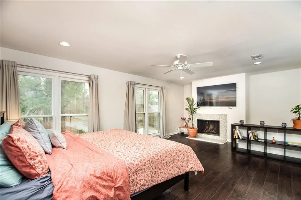 201 Brandywine Circle, Sandy Springs, Georgia 30350, 4 Bedrooms Bedrooms, ,3 BathroomsBathrooms,Residential,Sold,201 Brandywine Circle,6124673