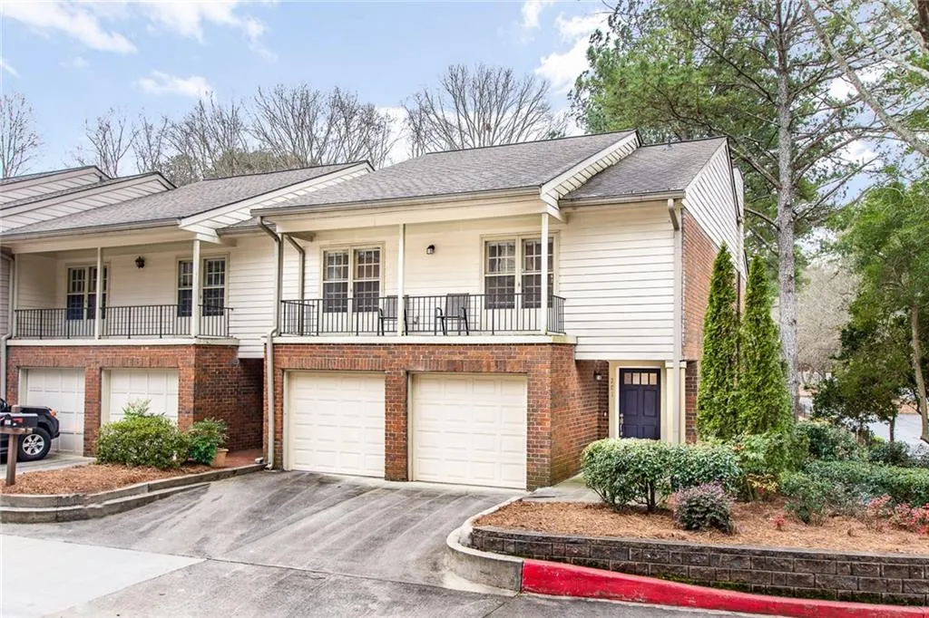201 Brandywine Circle, Sandy Springs, Georgia 30350, 4 Bedrooms Bedrooms, ,3 BathroomsBathrooms,Residential,Sold,201 Brandywine Circle,6124673