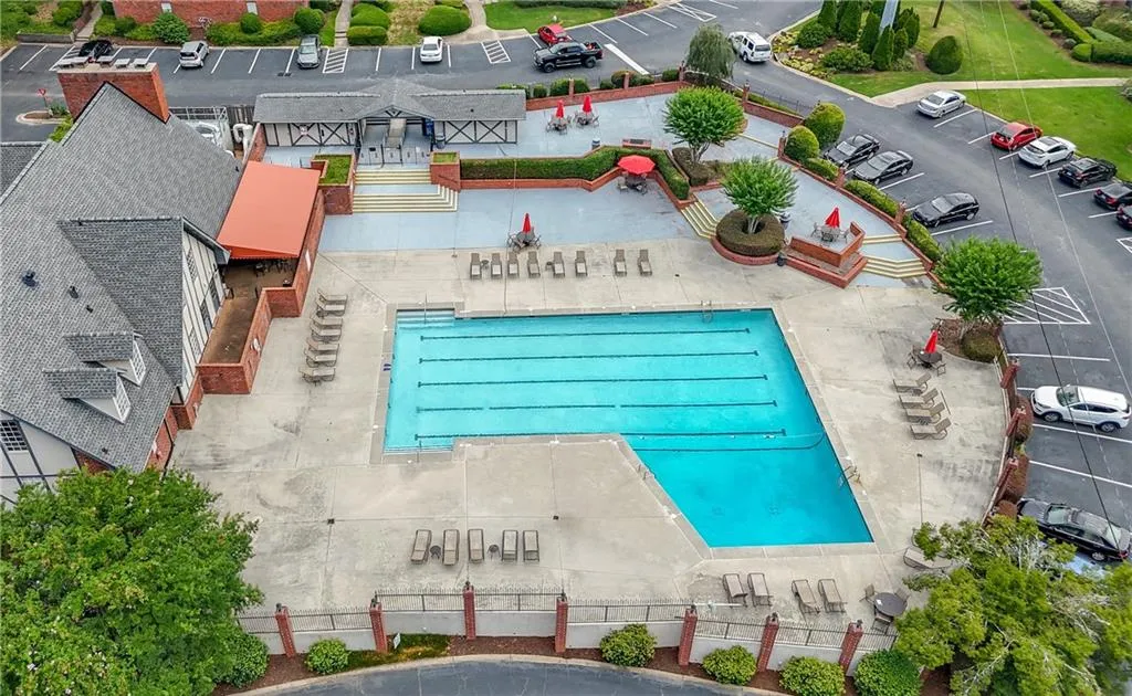 Birds eye view of property