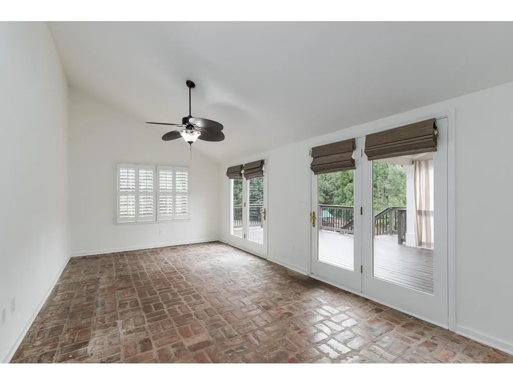 5240 Green Oak Court, Atlanta, Georgia 30327, 5 Bedrooms Bedrooms, ,4 BathroomsBathrooms,Residential,Sold,5240 Green Oak Court,6690924