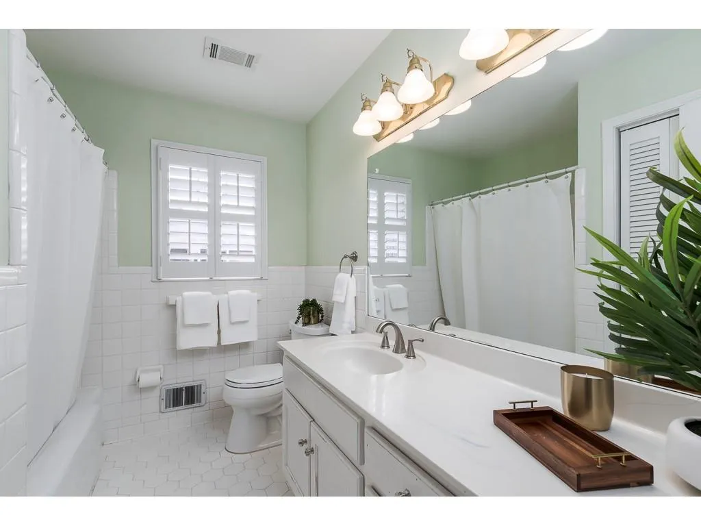 5240 Green Oak Court, Atlanta, Georgia 30327, 5 Bedrooms Bedrooms, ,4 BathroomsBathrooms,Residential,Sold,5240 Green Oak Court,6690924