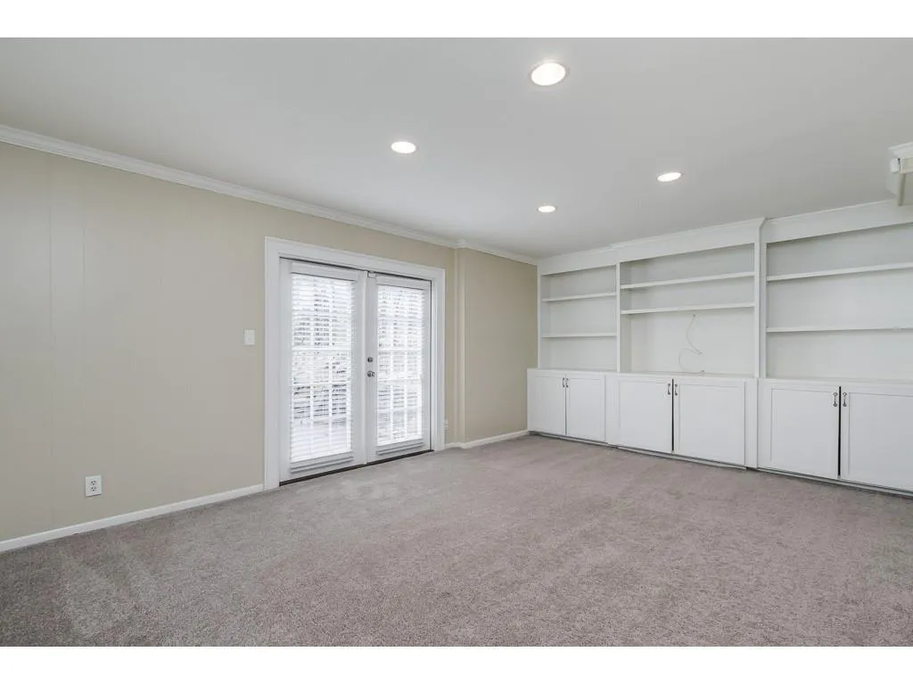 5240 Green Oak Court, Atlanta, Georgia 30327, 5 Bedrooms Bedrooms, ,4 BathroomsBathrooms,Residential,Sold,5240 Green Oak Court,6690924