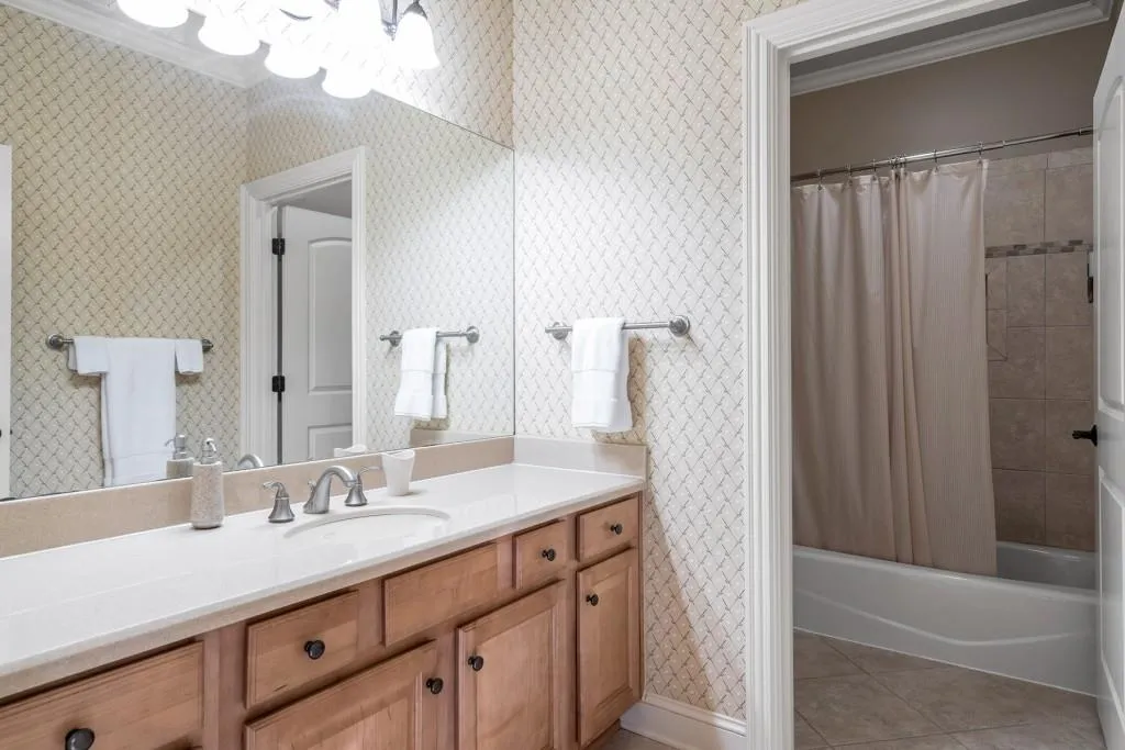 655 Colebrook Court, Sandy Springs, Georgia 30327, 7 Bedrooms Bedrooms, ,8 BathroomsBathrooms,Residential,Sold,655 Colebrook Court,6509497