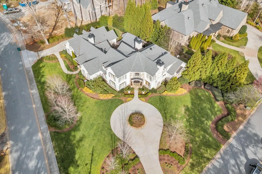 655 Colebrook Court, Sandy Springs, Georgia 30327, 7 Bedrooms Bedrooms, ,8 BathroomsBathrooms,Residential,Sold,655 Colebrook Court,6509497