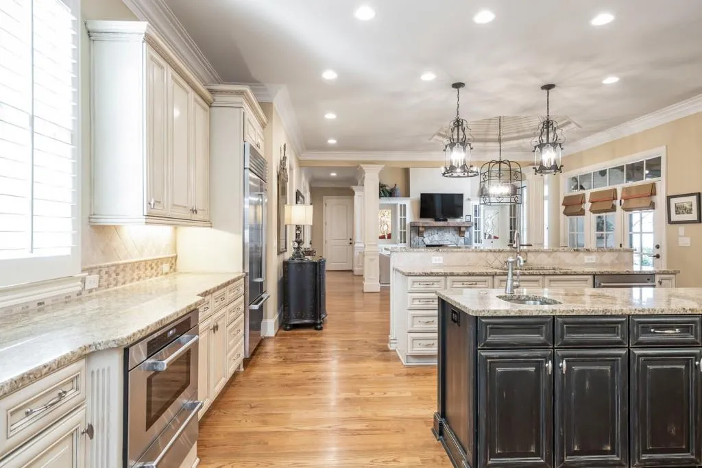 655 Colebrook Court, Sandy Springs, Georgia 30327, 7 Bedrooms Bedrooms, ,8 BathroomsBathrooms,Residential,Sold,655 Colebrook Court,6509497