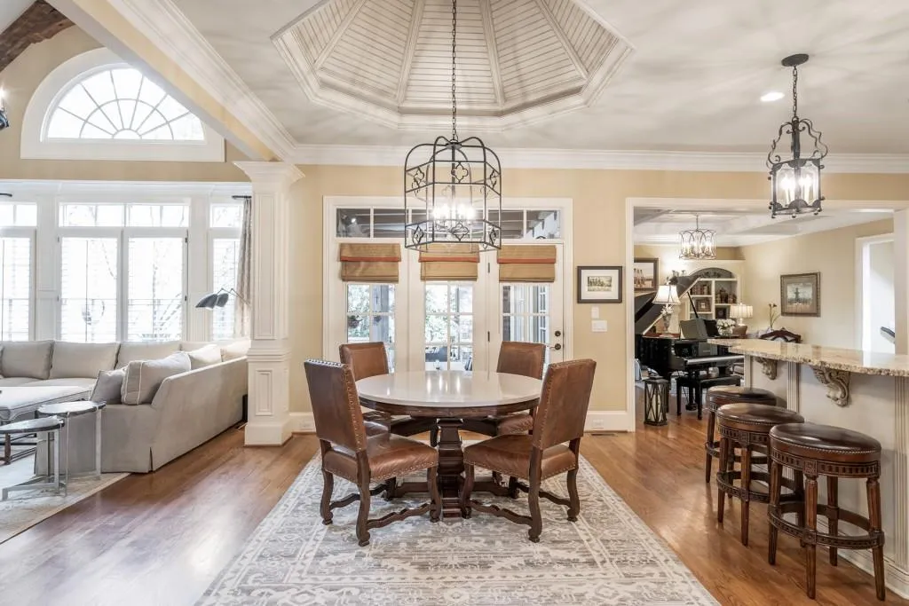 655 Colebrook Court, Sandy Springs, Georgia 30327, 7 Bedrooms Bedrooms, ,8 BathroomsBathrooms,Residential,Sold,655 Colebrook Court,6509497